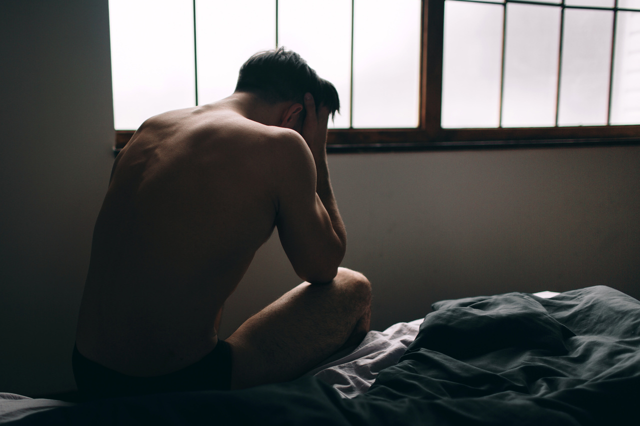 O uso de medicamentos para ereção e para melhorar o desempenho masculino na cama pode diminuir a auto confiança a longo prazo e causar dependência.