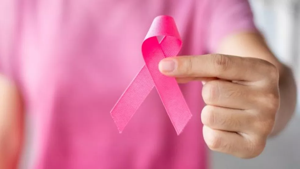 Outubro rosa: mês conscientização contra o câncer de mama. Hoje vou ensinar como realizar autoexame de mama 